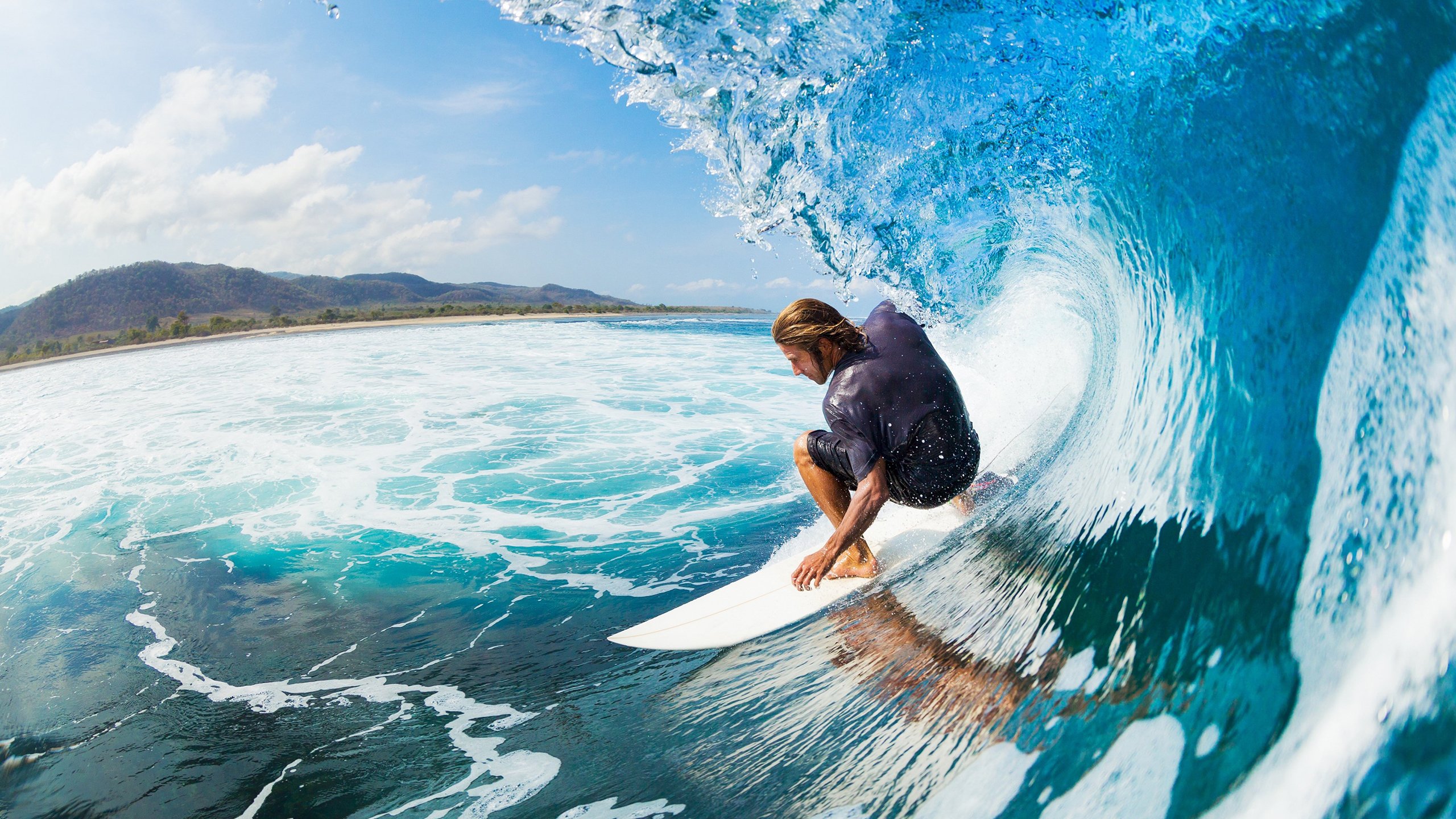 “亚戈·卡尔曼的强大防守与快速进攻，助力阿根廷美洲狮队攻守兼备”