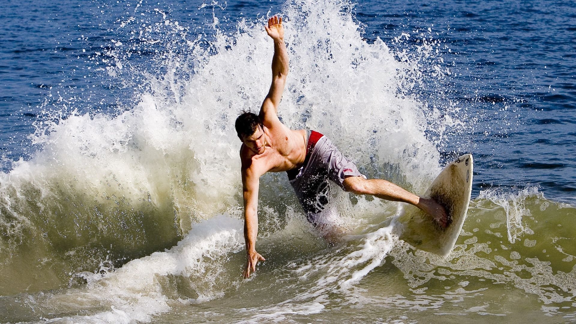 自由泳滑行技术优化显著提升速度,自由泳滑手动作